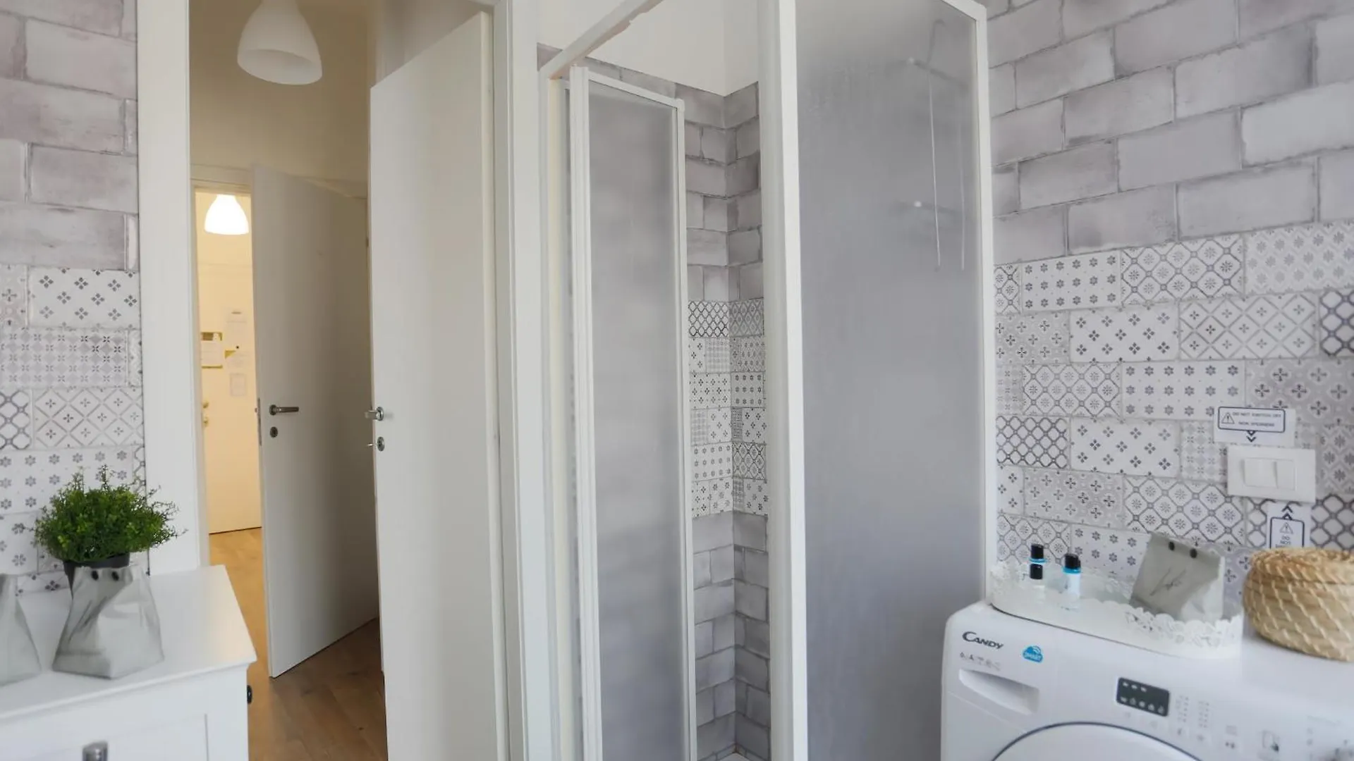 The Best Rent - Cozy Two-Bedroom Apartment Near Colonne S Lorenzo Milan Italy