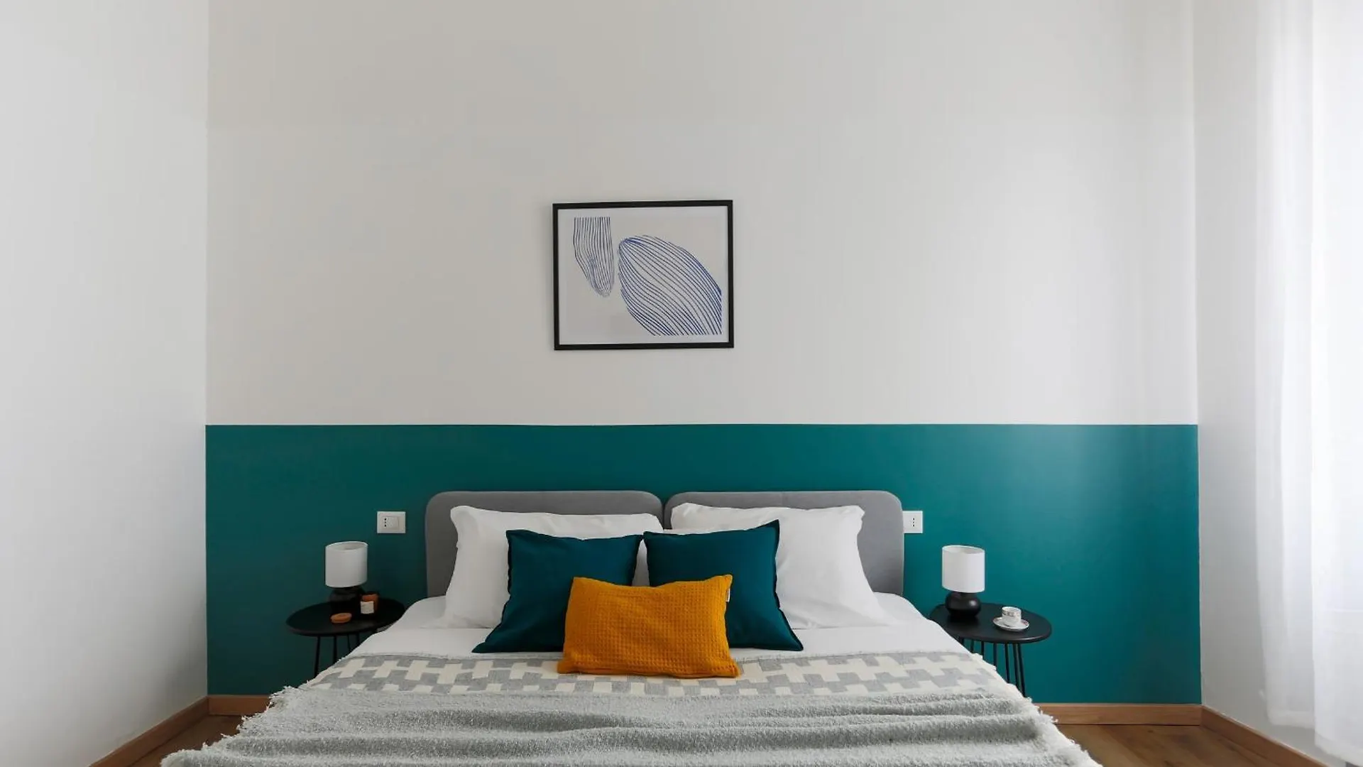 The Best Rent - Cozy Two-Bedroom Apartment Near Colonne S Lorenzo Milán 0*,  Italia